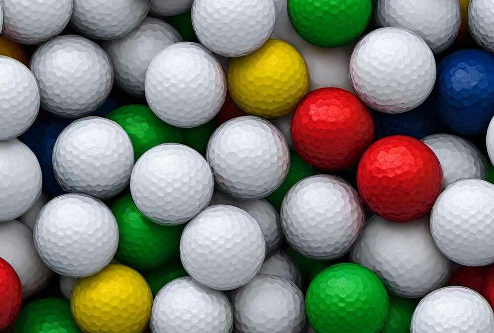 Palle da golf: bianche o colorate? Scegli la tua arma!